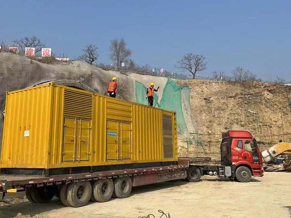 即墨发电机租赁如何根据测试结果判断机油泵的工作状态是否正常？
