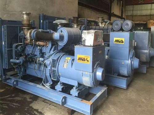 即墨发电机组带负载降电压是什么原因照成的？