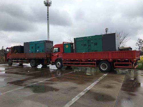 即墨涂抹密封胶后，需要等待多长时间才能安装水冷式机油散热器密封件？